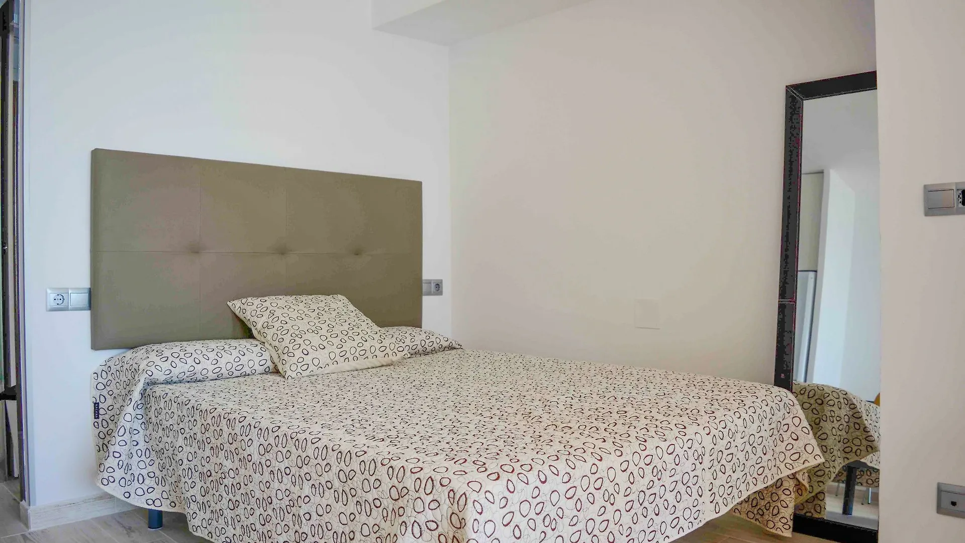 Aloha Playa Benalmadena Canovas 0*,  İspanya